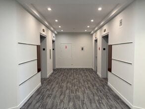 630 6th Ave SW, Calgary, AB à louer Photo intérieure– Image 2 sur 7