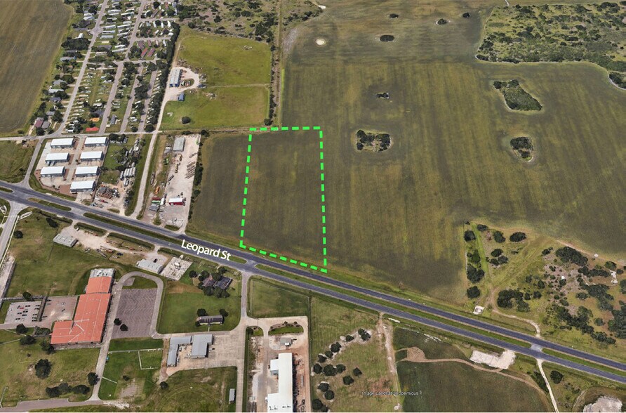 8349 Leopard St, Corpus Christi, TX à vendre - Photo de l’immeuble – Image 3 sur 6