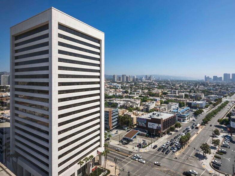 11111 Santa Monica Blvd, Los Angeles, CA à louer - Photo de l’immeuble – Image 1 sur 5