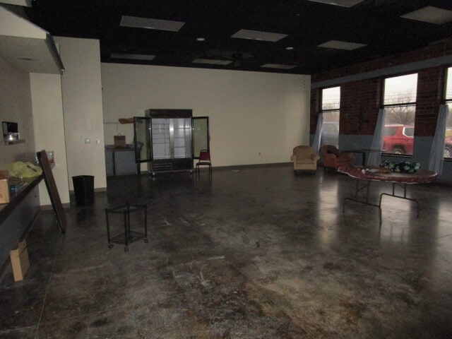 1325 N Main St, Adrian, MI à louer Photo intérieure– Image 1 sur 4