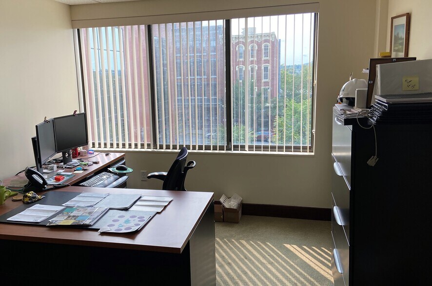 84 Pine St, Burlington, VT à louer - Photo intérieure – Image 2 sur 10