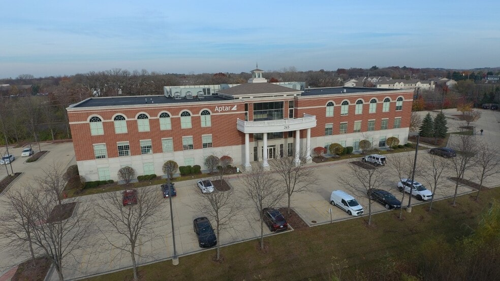 265 Exchange Dr, Crystal Lake, IL à louer - Photo de l’immeuble – Image 2 sur 12