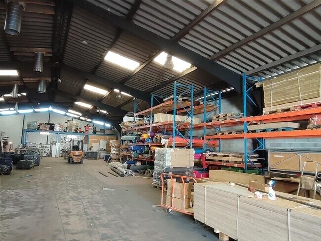 Plus de détails pour Industriel/Logistique à louer