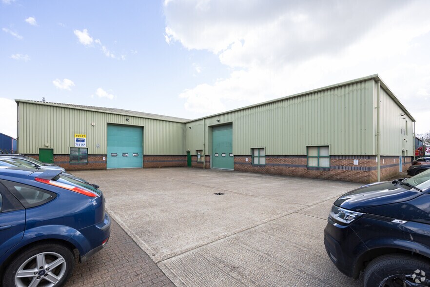 Diplocks Way, Hailsham à vendre - Photo principale – Image 1 sur 2