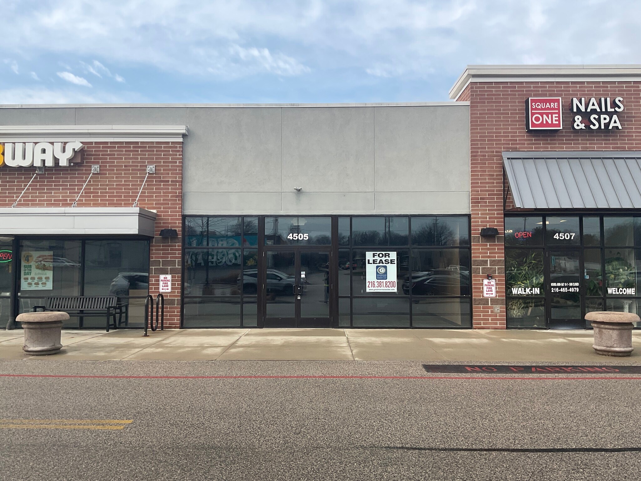 4501 Mayfield Rd, South Euclid, OH à louer Photo de l’immeuble– Image 1 sur 1