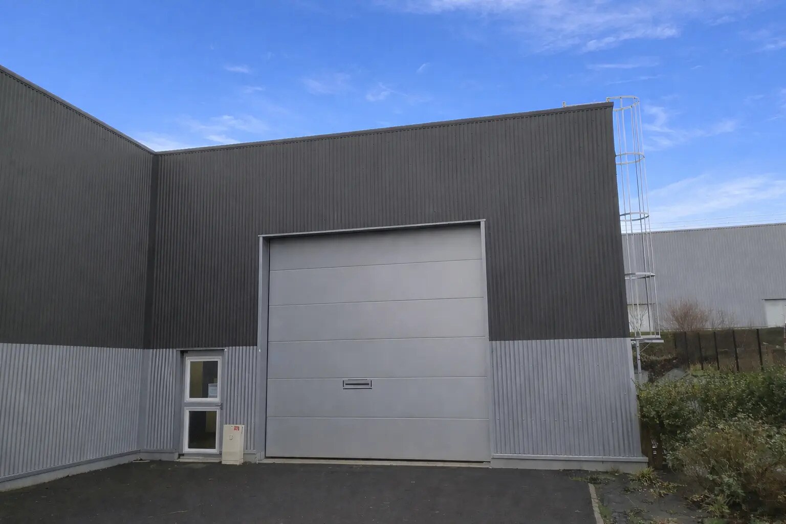 49 Rue Du Commerce, Cormontreuil à louer Photo principale– Image 1 sur 11