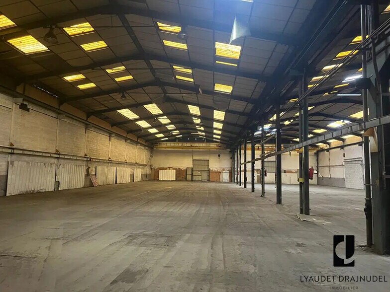 Local d’activités dans Riorges à louer - Photo intérieure – Image 2 sur 3