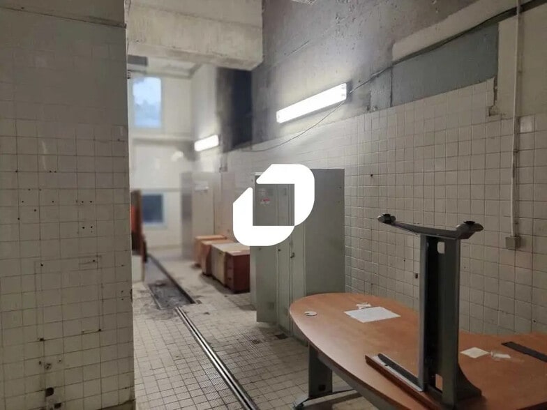 Local d'activités dans Courbevoie à vendre - Photo de l’immeuble – Image 2 sur 5