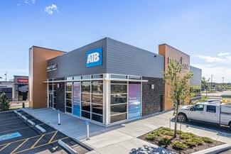 Plus de détails pour 5000 Emerald Dr, Sherwood Park, AB - Local commercial à louer
