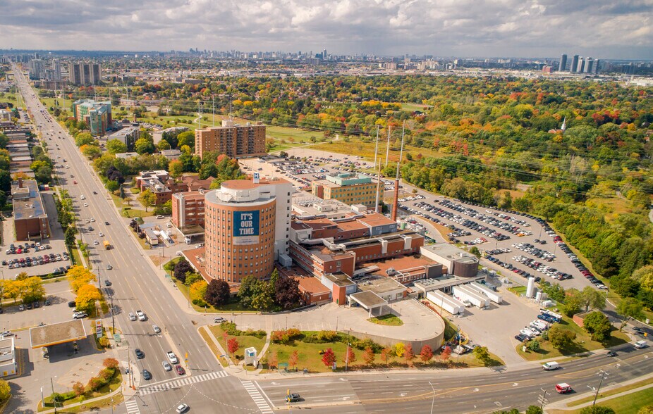 3030 Lawrence Av E, Toronto, ON à louer - Photo de l’immeuble – Image 2 sur 2