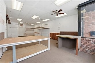 245 Elm St, West Springfield, MA à louer Photo intérieure– Image 2 sur 8