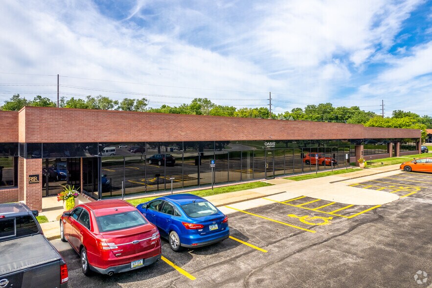 7600 Office Plaza Dr S, West Des Moines, IA à louer - Photo de l’immeuble – Image 3 sur 8