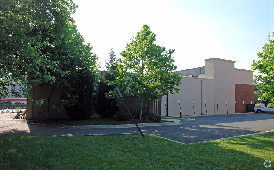 10890 Fairfax Blvd, Fairfax, VA à vendre - Photo de l’immeuble – Image 2 sur 3