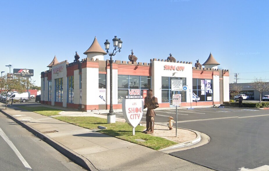 605 S Harbor Blvd, Santa Ana, CA à louer - Photo de l’immeuble – Image 1 sur 2