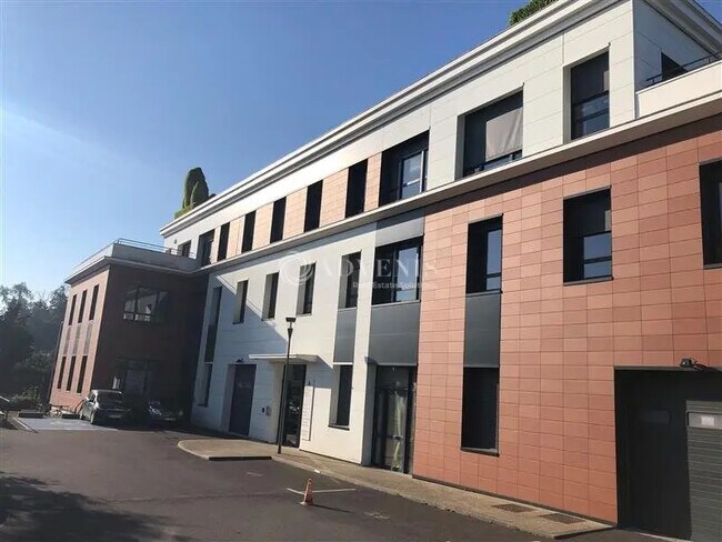 Plus de détails pour Bureau à louer