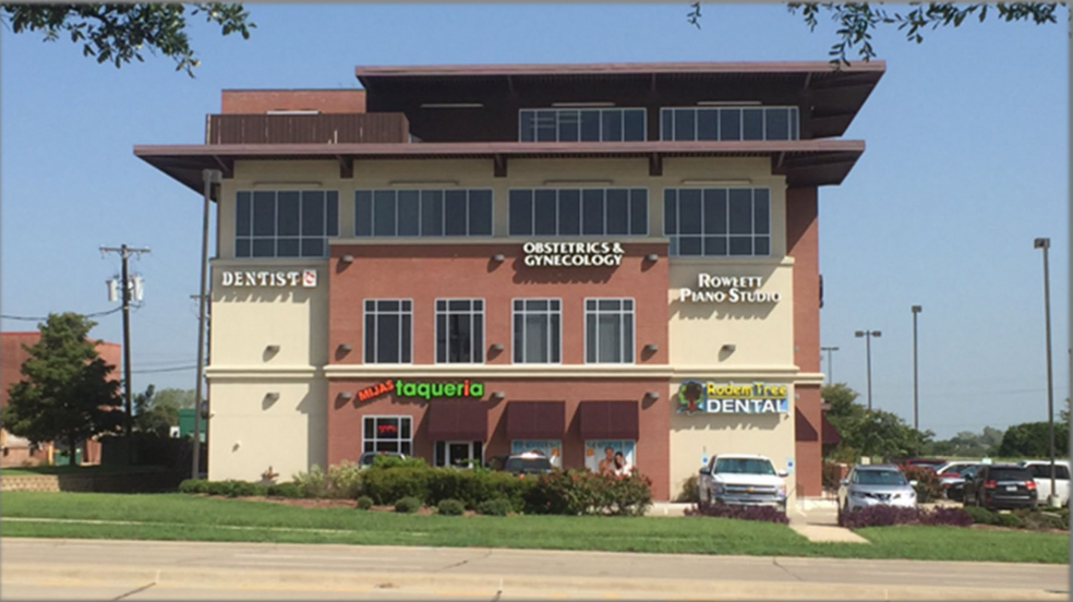 3705 Lakeview Pkwy, Rowlett, TX à louer - Photo de l’immeuble – Image 1 sur 6