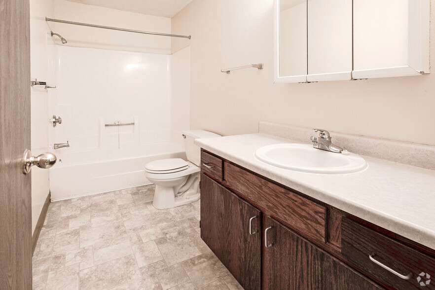 299 14th Ave SE, Saint Cloud, MN à vendre - Photo intérieure – Image 3 sur 6