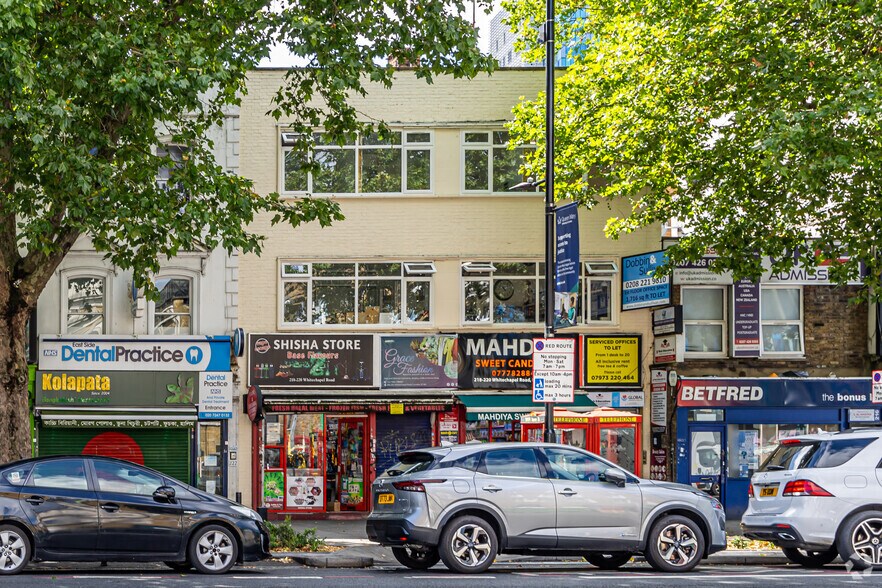 218-220 Whitechapel Rd, Londres à louer - Photo de l’immeuble – Image 2 sur 3