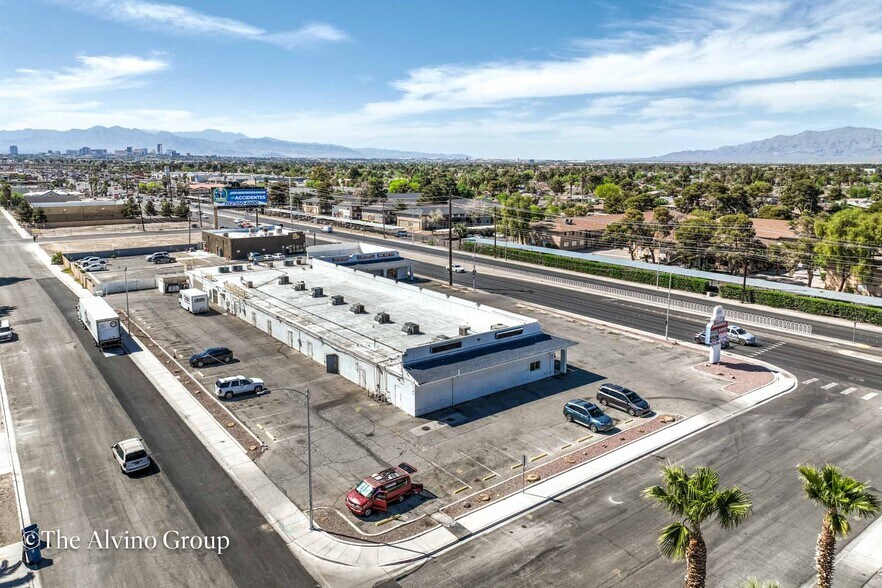 4777 E Charleston Blvd, Las Vegas, NV à vendre - Photo de l’immeuble – Image 3 sur 10