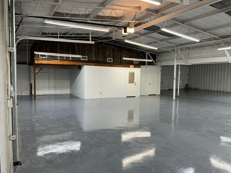 718 E Hundley Dr, Lake Dallas, TX à louer - Photo intérieure – Image 2 sur 7