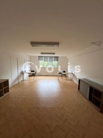 Bureau dans Châtillon à louer - Photo intérieure – Image 1 sur 7