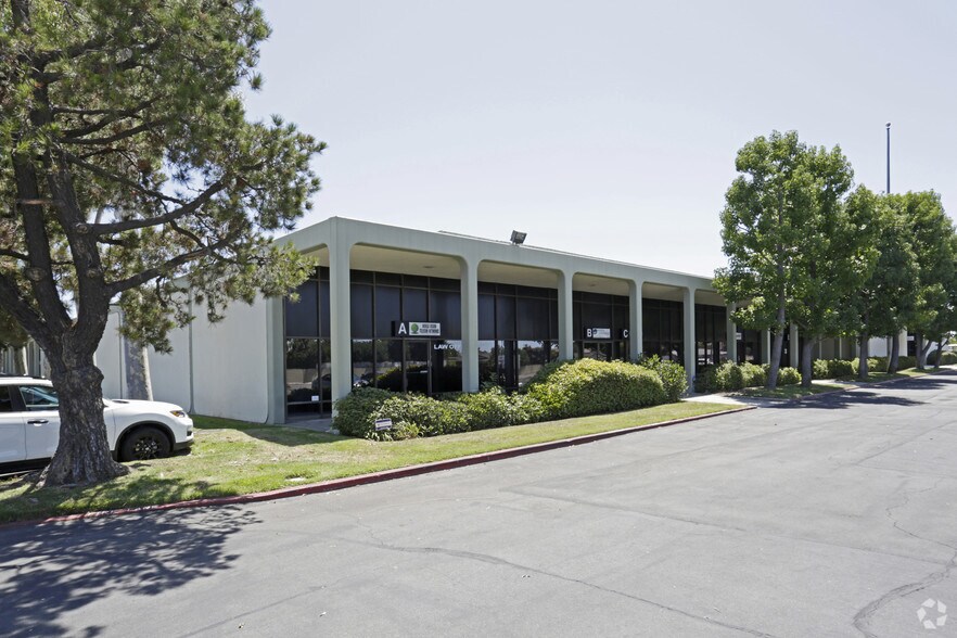 6800 Orangethorpe Ave, Buena Park, CA à louer - Photo de l’immeuble – Image 3 sur 4