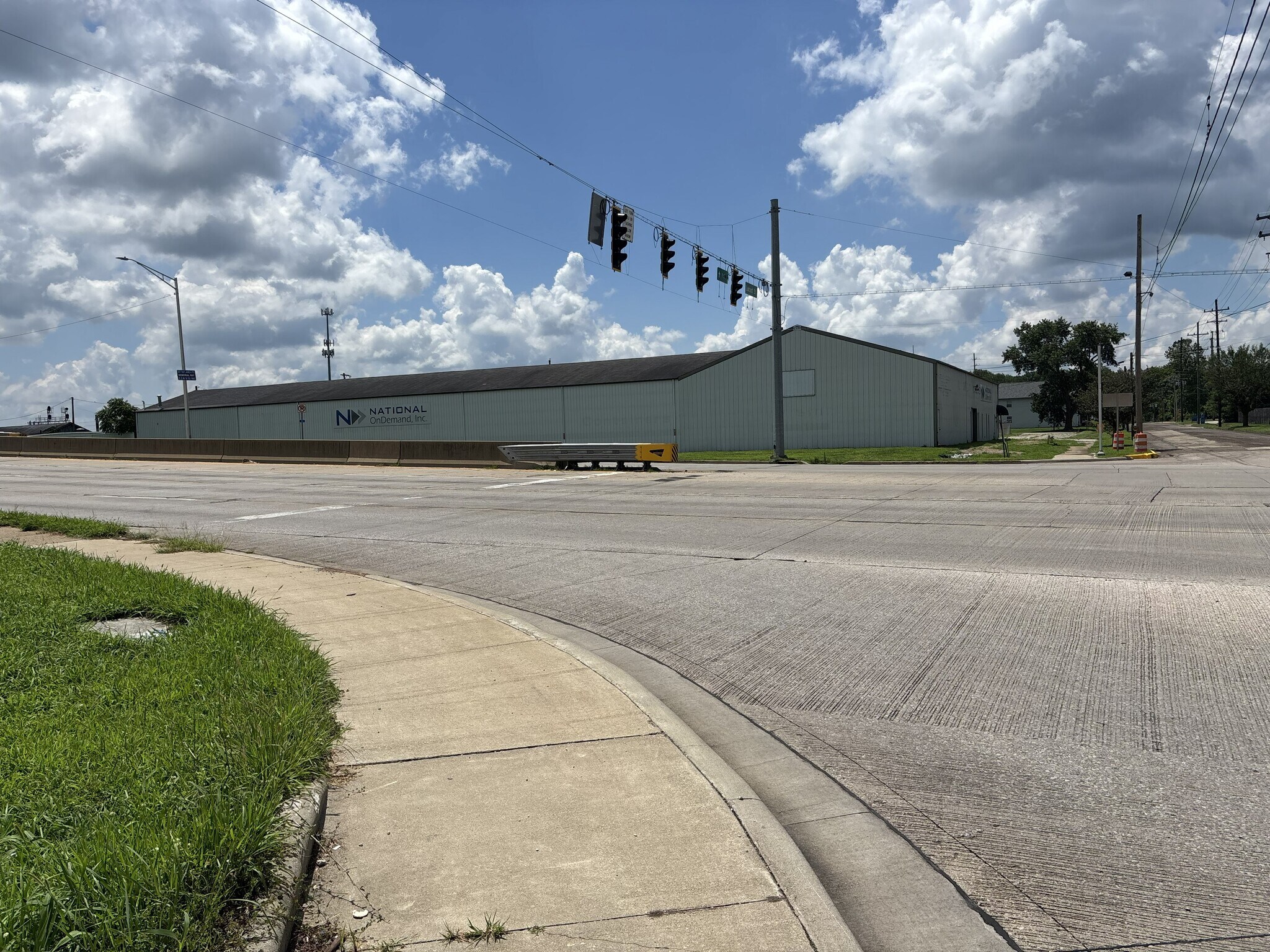 800 N 3rd St, Terre Haute, IN à louer Photo de l’immeuble– Image 1 sur 18