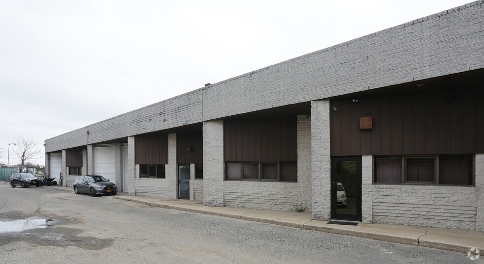 899 Long Island Ave, Deer Park, NY à louer - Photo de l’immeuble – Image 1 sur 6
