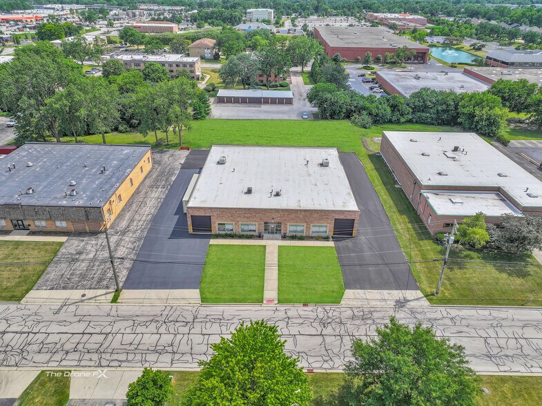 376 Gundersen Dr, Carol Stream, IL à louer - Photo de l’immeuble – Image 2 sur 19