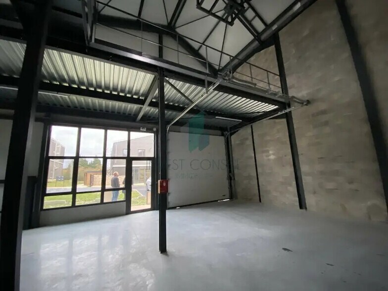 Local d’activités dans Groslay à louer - Photo intérieure – Image 1 sur 9