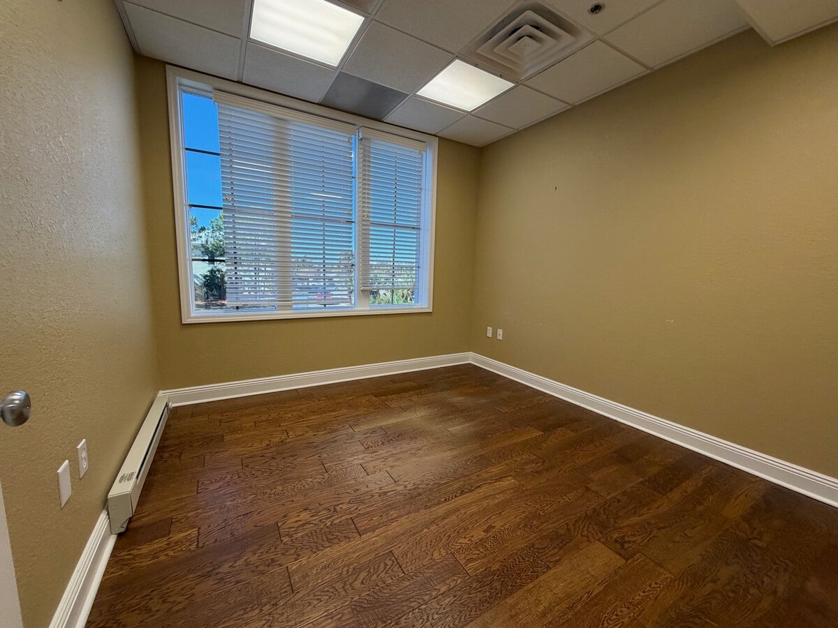 42 Business Centre Dr, Miramar Beach, FL 32550 - Lot 203 - - Photo intérieure - Image 2 of 2