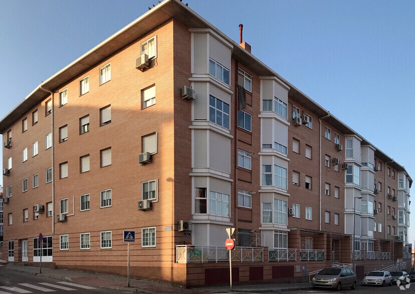 Immeuble residentiel dans Arganda del Rey, Madrid à vendre - Photo de l’immeuble – Image 3 sur 3
