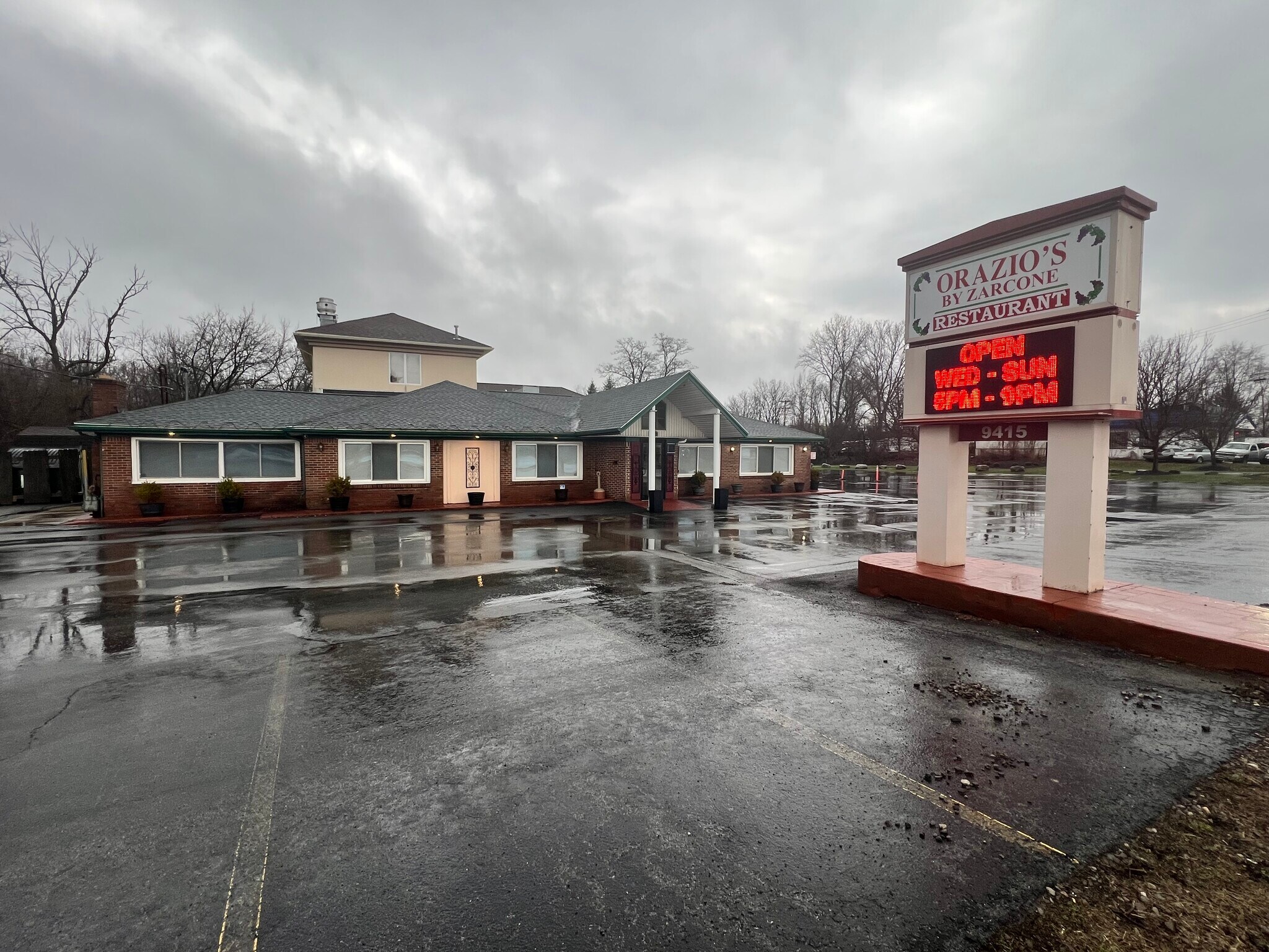 9415 Main St, Clarence, NY à vendre Photo principale– Image 1 sur 40