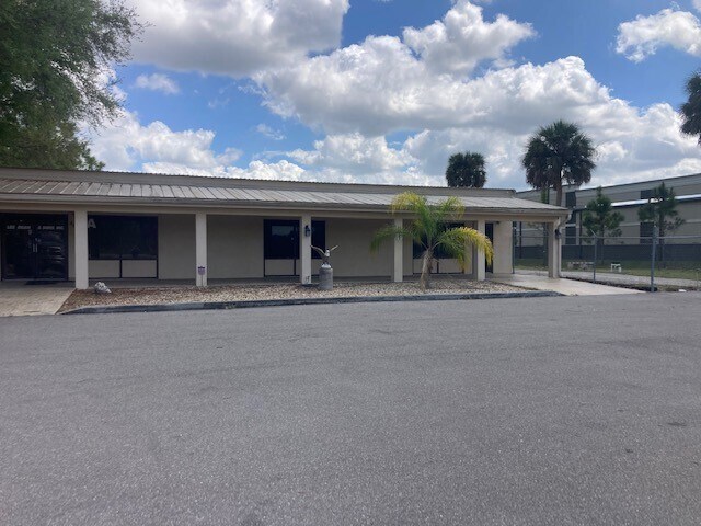 4841 Buckingham Rd, Fort Myers, FL à louer - Photo principale – Image 1 sur 14