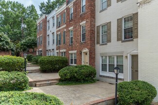 Plus de détails pour 4436 MacArthur Blvd NW, Washington, DC - Logement à vendre