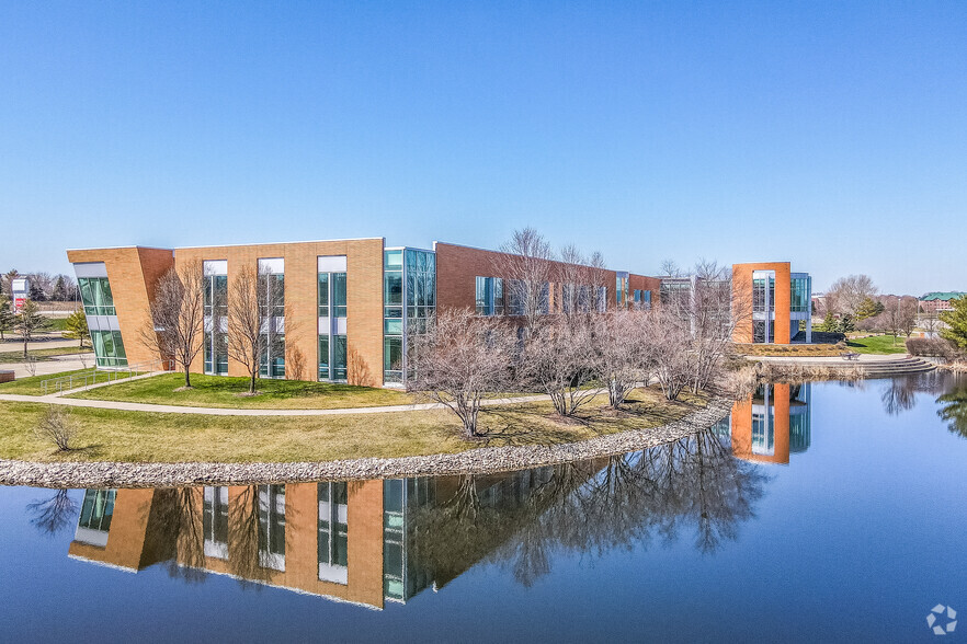 6400 Westown Pky, West Des Moines, IA à louer - Photo de l’immeuble – Image 1 sur 15