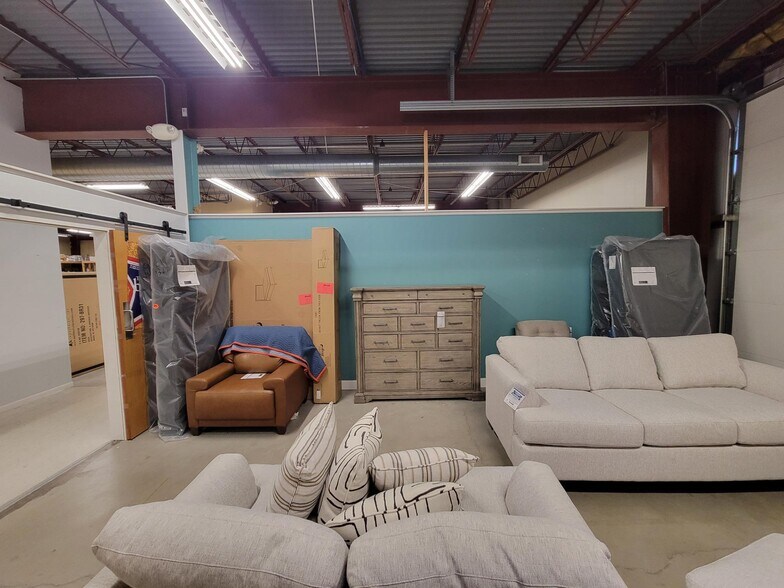 8365 Wicker Ave, Saint John, IN à vendre - Photo de l’immeuble – Image 3 sur 46