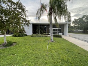 6801 S West Shore Blvd, Tampa, FL à louer Photo de l’immeuble– Image 1 sur 11