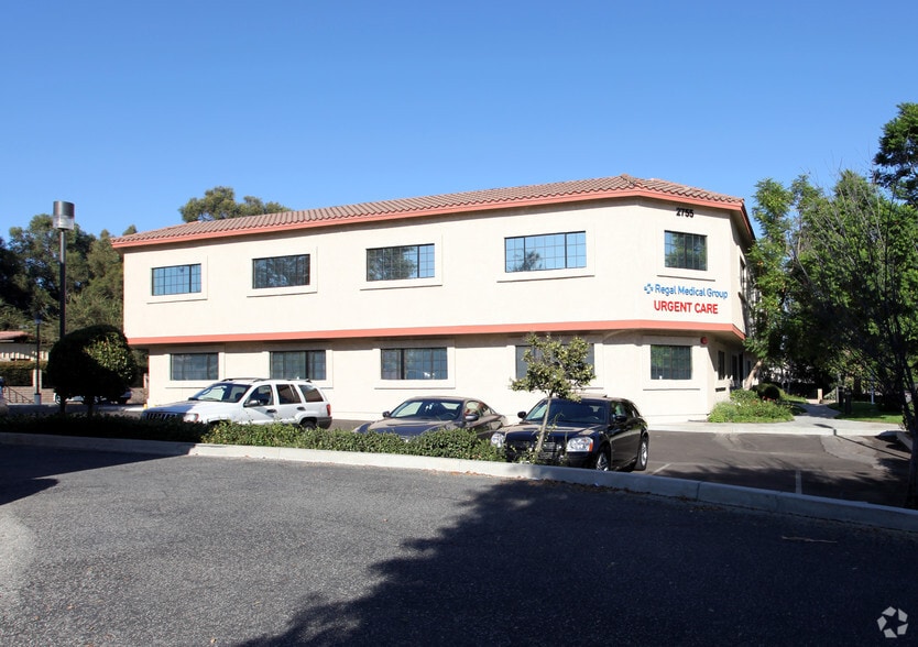 2755 Alamo St, Simi Valley, CA à vendre - Photo principale – Image 1 sur 10
