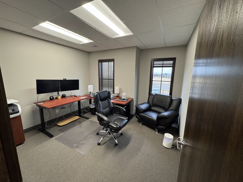 906 Inwood Ave N, Oakdale, MN à louer - Photo intérieure – Image 3 sur 9