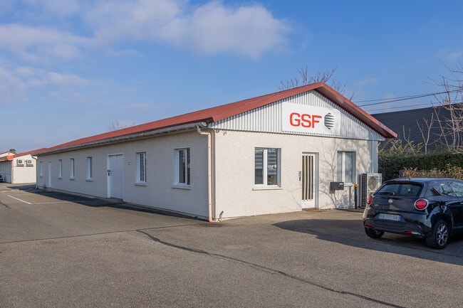 Plus de détails pour Local d'activités à louer