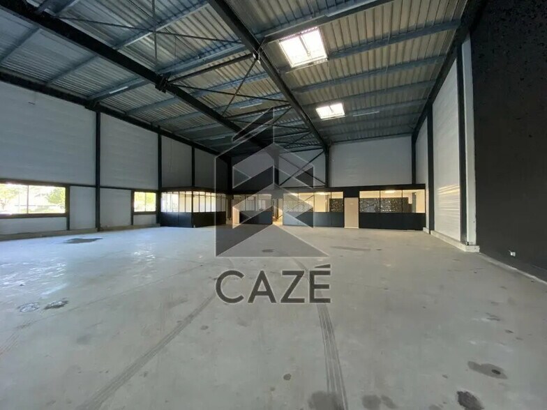 Local d’activités dans Martignas-sur-Jalle à louer - Photo de l’immeuble – Image 3 sur 7