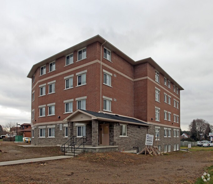 1915 N Simcoe St, Oshawa, ON à vendre - Photo de l’immeuble – Image 2 sur 4