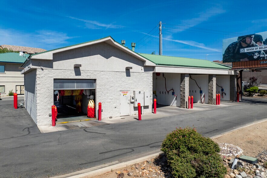 1995 Selmi Dr, Reno, NV à louer - Photo principale – Image 2 sur 5