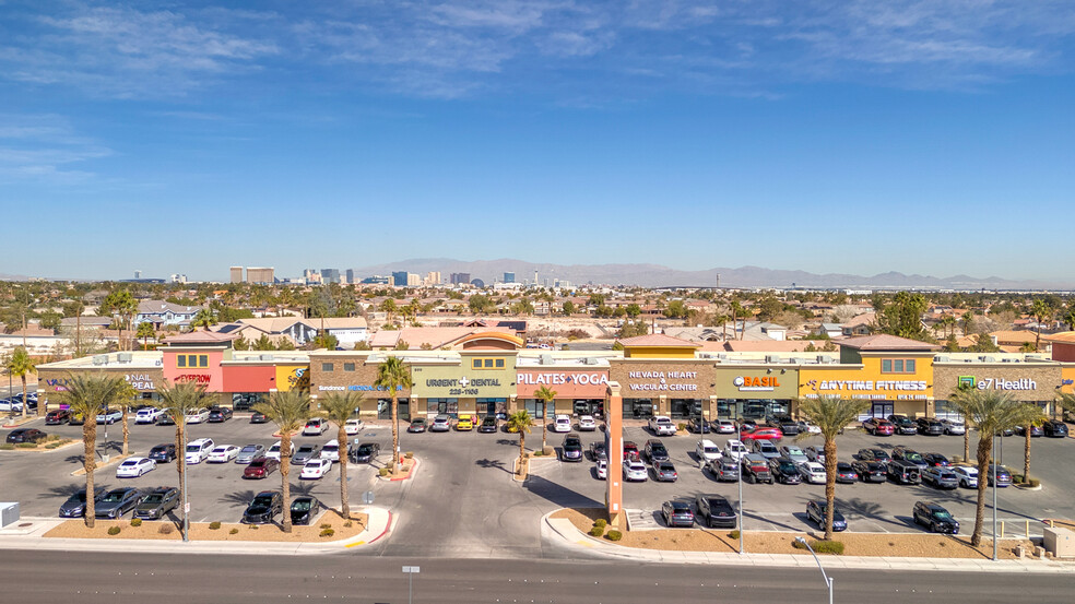 E Windmill Ln, Las Vegas, NV à louer - Photo de l’immeuble – Image 1 sur 9