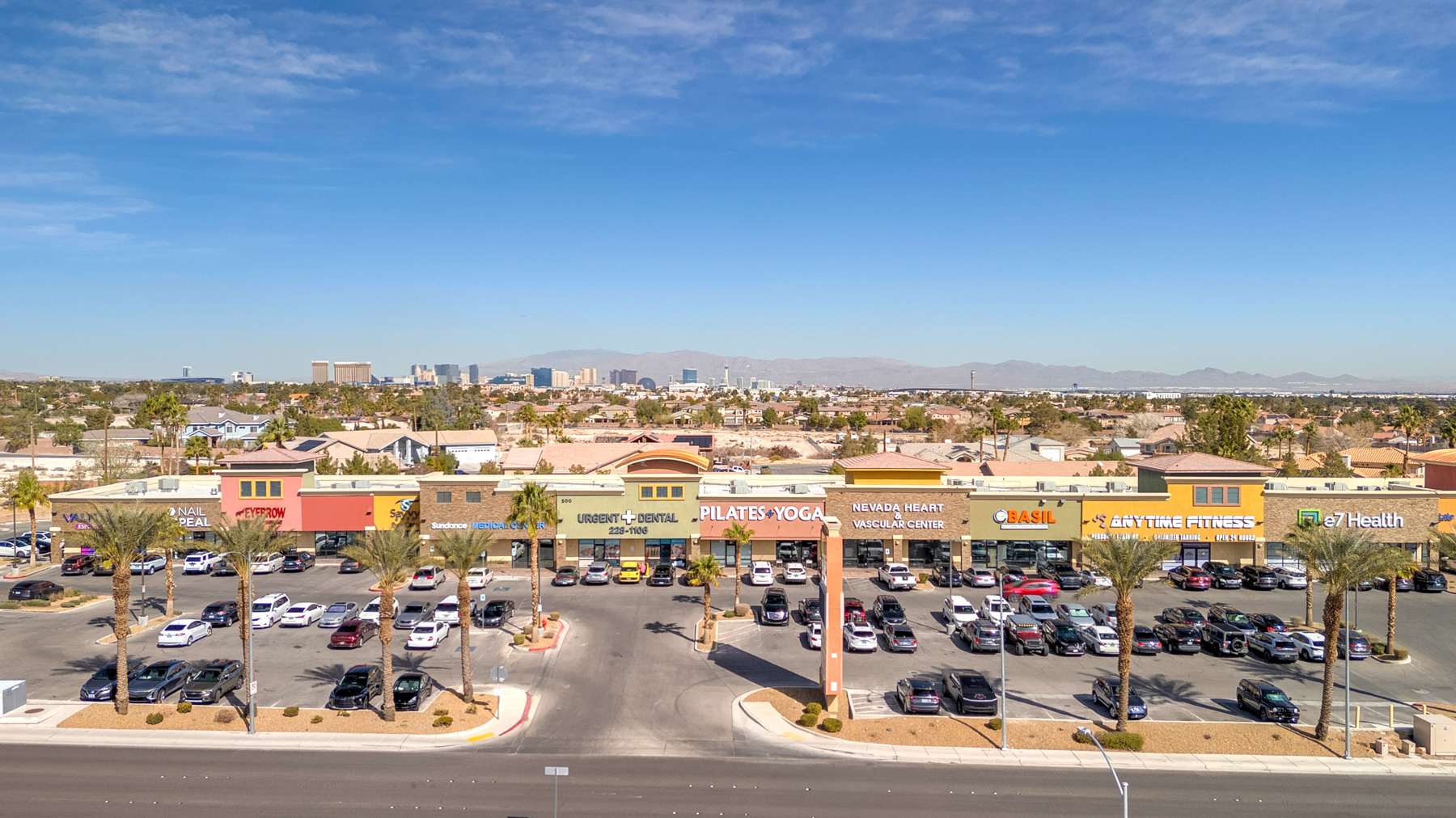 E Windmill Ln, Las Vegas, NV à louer Photo de l’immeuble– Image 1 sur 11