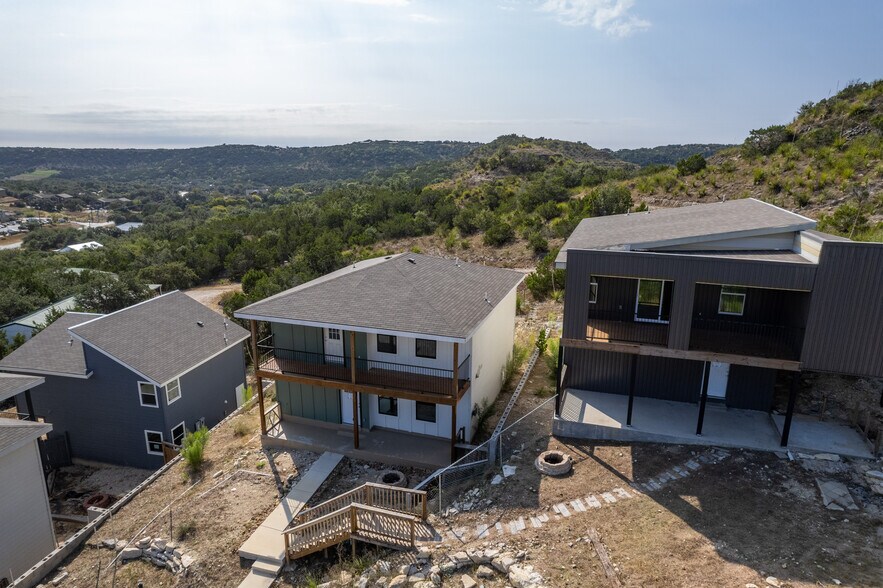 185 Hidden Dr, Canyon Lake, TX à vendre - Photo de l’immeuble – Image 2 sur 24