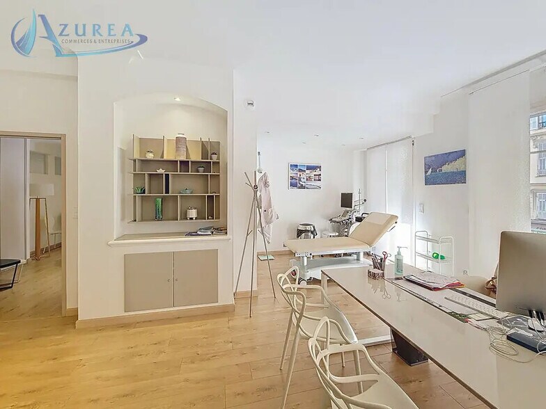 Bureau dans Nice à louer - Photo de l’immeuble – Image 2 sur 9