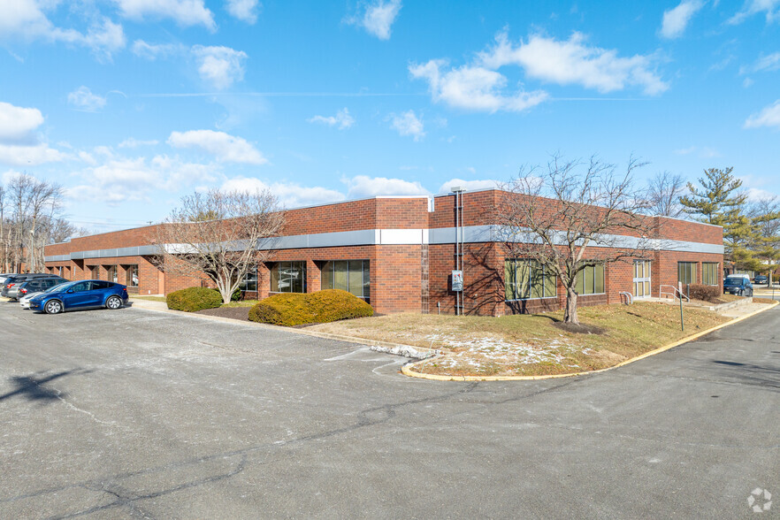 532 Fellowship Rd, Mount Laurel, NJ à vendre - Photo principale – Image 1 sur 13