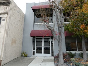 460 Boulevard Way, Oakland, CA à louer Photo intérieure– Image 2 sur 13